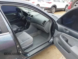 2005 Honda Accord LX with VIN 1HGCM66375A050905, listed as a IAAI auction lot 41722703 with 227,892 mi miles and . Bid and sale history available at DreamBid. Image 5.