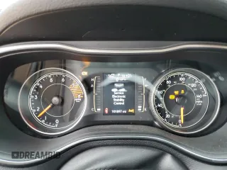 2020 Jeep Cherokee Lux z VIN 1C4PJLLX3LD632039, wystawiony jako Copart lot #54163895 z przebiegiem 101 897 mil mil oraz Szkoda całkowita • Salvage title. Historia ofert i sprzedaży dostępna na DreamBid. Obrazek 9.