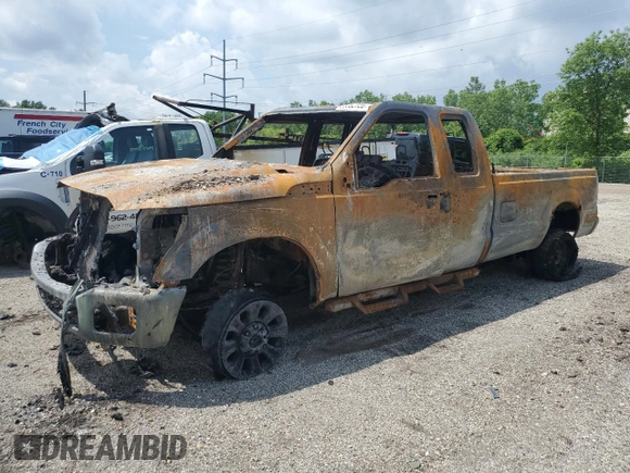 2011 Ford F-250 XL z VIN 1FT7X2B63BEA78382, wystawiony jako Copart lot #59082725 z przebiegiem Nie podano mil oraz Nie do naprawy • Non repairable. Historia ofert i sprzedaży dostępna na DreamBid. Obrazek 1.