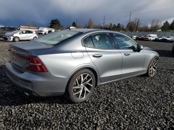 2019 Volvo S60 Momentum with VIN 7JRA22TK5KG015807, listed as a Copart auction lot 49497705 with 50,693 mi miles and Salvage Title. Bid and sale history available at carsss.com. Image 3.