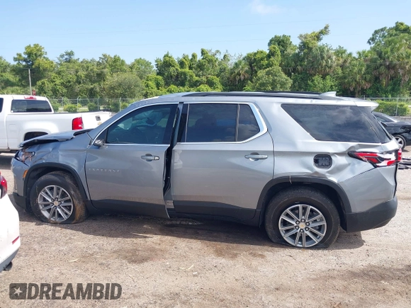 2023 Chevrolet Traverse LT Cloth z VIN 1GNERGKW5PJ298370, wystawiony jako IAAI lot #42435055 z przebiegiem Nie podano mil oraz . Historia ofert i sprzedaży dostępna na DreamBid. Obrazek 14.