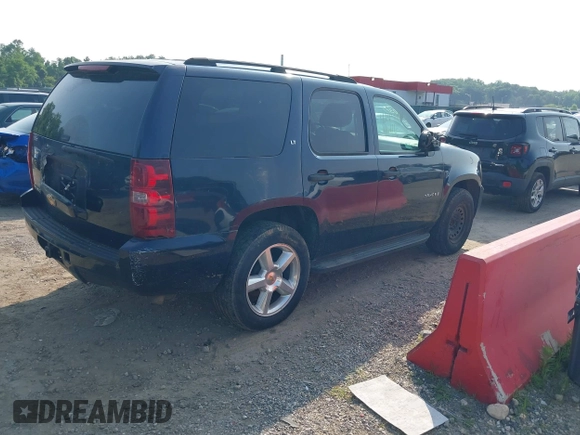 2007 Chevrolet Tahoe LT z VIN 1GNFC13J97J100573, wystawiony jako IAAI lot #42450311 z przebiegiem 234 099 mil mil oraz . Historia ofert i sprzedaży dostępna na DreamBid. Obrazek 4.