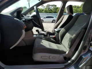 2011 Honda Accord EX z VIN 1HGCP2F76BA092030, wystawiony jako Copart lot #56757865 z przebiegiem 235 432 mil mil oraz Szkoda całkowita • Salvage title. Historia ofert i sprzedaży dostępna na DreamBid. Obrazek 7.
