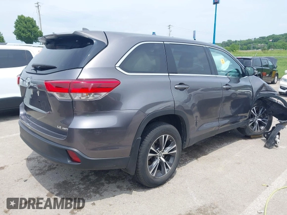 2019 Toyota Highlander LE with VIN 5TDBZRFH6KS718068, listed as a IAAI auction lot 42296326 with Not provided miles and . Bid and sale history available at DreamBid. Image 4.