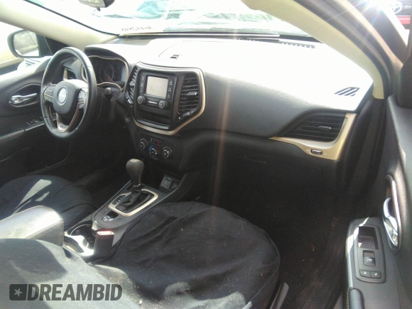 2017 Jeep Cherokee Altitude z VIN 1C4PJLAB6HW508950, wystawiony jako IAAI lot #36452848 z przebiegiem 101 860 mil mil oraz . Historia ofert i sprzedaży dostępna na DreamBid. Obrazek 5.