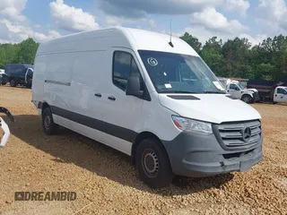 2021 Mercedes-Benz Sprinter Cargo with VIN W1Y4ECHY0MT073349, listed as a IAAI auction lot 39699453 with 136,101 mi miles. Bid and sale history available at carsss.com. Image 1.