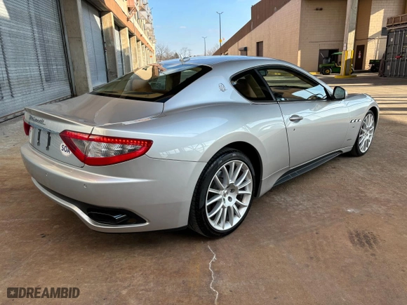 2012 Maserati GranTurismo S with VIN ZAM45KLA6C0066006, listed as a Copart auction lot 88821265 with 16,914 mi miles and Salvage Title. Bid and sale history available at carsss.com. Image 4.