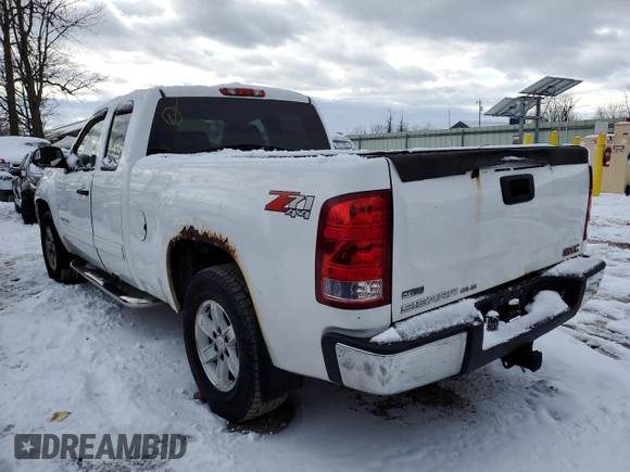 2010 GMC Sierra 1500 SLE z VIN 1GTSKVE36AZ149335, wystawiony jako Copart lot #86621964 z przebiegiem 83 381 mil mil oraz Czysty tytuł • Clean title. Historia ofert i sprzedaży dostępna na DreamBid. Obrazek 2.