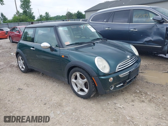 2006 MINI Hardtop with VIN WMWRC33566TK67977, listed as a IAAI auction lot 42538539 with 121,650 mi miles and . Bid and sale history available at DreamBid. Image 1.