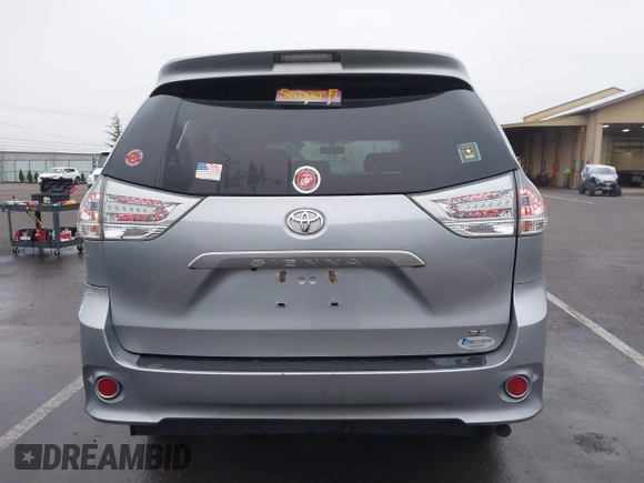 2017 Toyota Sienna SE with VIN 5TDXZ3DC4HS806247, listed as a IAAI auction lot 41323320 with 18,212 mi miles and . Bid and sale history available at DreamBid. Image 16.