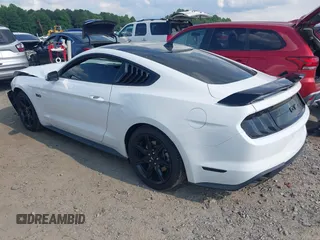 2020 Ford Mustang GT z VIN 1FA6P8CF5L5168721, wystawiony jako IAAI lot #42488098 z przebiegiem 53 983 mil mil oraz . Historia ofert i sprzedaży dostępna na DreamBid. Obrazek 3.