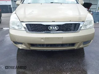 2011 Kia Sedona LX with VIN KNDMG4C71B6407306, listed as a IAAI auction lot 41922697 with 243,248 mi miles. Bid and sale history available at carsss.com. Image 12.