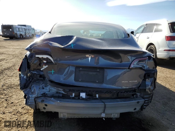 2022 Tesla Model 3 Long Range z VIN 5YJ3E1EB1NF270328, wystawiony jako Copart lot #48076395 z przebiegiem 45 595 mil mil oraz Szkoda całkowita • Salvage title. Historia ofert i sprzedaży dostępna na DreamBid. Obrazek 6.