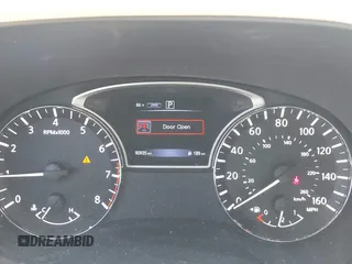 2017 Nissan Pathfinder SL with VIN 5N1DR2MM2HC639034, listed as a IAAI auction lot 42099685 with 90,935 mi miles. Bid and sale history available at carsss.com. Image 7.