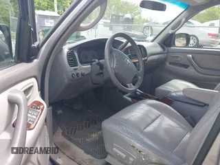 2003 Toyota Sequoia SR5 with VIN 5TDBT44A23S140109, listed as a IAAI auction lot 42231059 with 271,301 mi miles and . Bid and sale history available at DreamBid. Image 5.