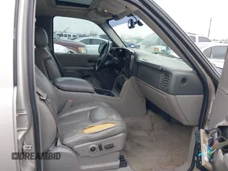2005 Chevrolet Suburban LS with VIN 3GNEC16Z75G133051, listed as a IAAI auction lot 41415463 with 137,792 mi miles and . Bid and sale history available at DreamBid. Image 5.