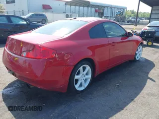 2005 Infiniti G35 Coupe with VIN JNKCV54E25M400142, listed as a IAAI auction lot 41937062 with 135,522 mi miles. Bid and sale history available at carsss.com. Image 4.