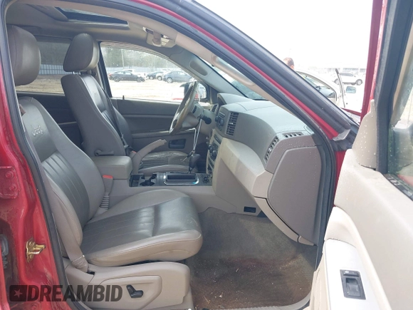 2005 Jeep Grand Cherokee Laredo with VIN 1J4HS48N95C711992, listed as a IAAI auction lot 41944696 with 209,299 mi miles and . Bid and sale history available at DreamBid. Image 5.
