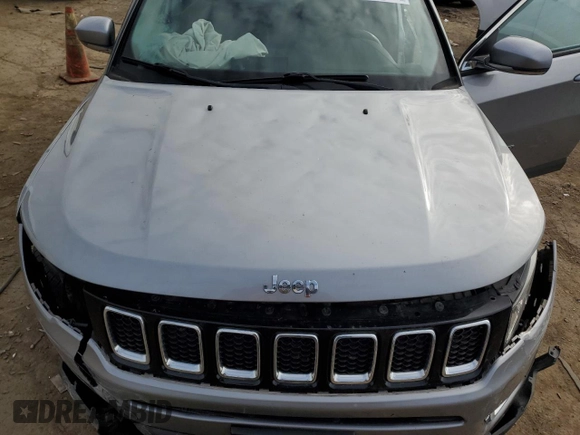 2018 Jeep Compass Limited with VIN 3C4NJDCB4JT200410, listed as a Copart auction lot 52582405 with 92,182 mi miles and Salvage title. Bid and sale history available at DreamBid. Image 12.