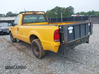 2004 Ford F-250 XL z VIN 1FTNF20L44EC05520, wystawiony jako IAAI lot #42353084 z przebiegiem 372 937 mil mil oraz . Historia ofert i sprzedaży dostępna na DreamBid. Obrazek 3.