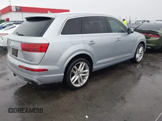 2017 Audi Q7 Prestige with VIN WA1VAAF74HD053733, listed as a IAAI auction lot 41718388 with 114,189 mi miles. Bid and sale history available at carsss.com. Image 4.