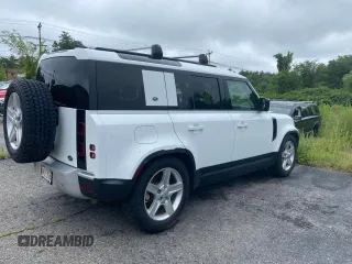 2020 Land Rover Defender SE z VIN SALEP7EU8L2018785, wystawiony jako Copart lot #64399995 z przebiegiem 99 999 mil mil oraz Czysty tytuł • Clean title. Historia ofert i sprzedaży dostępna na DreamBid. Obrazek 4.