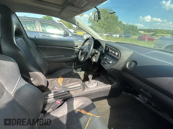 2004 Acura RSX z VIN JH4DC54874S003217, wystawiony jako Copart lot #51871005 z przebiegiem 133 903 mil mil oraz Czysty tytuł • Clean title. Historia ofert i sprzedaży dostępna na DreamBid. Obrazek 5.