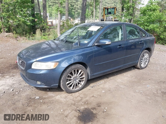 2010 Volvo S40 с VIN YV1390MS9A2490226, выставлен на аукционе IAAI как лот 42234235 с пробегом 111 765 миль миль и . История ставок и продаж доступна на DreamBid. Изображение 16.