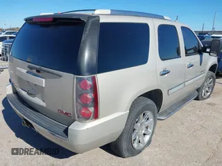 2007 GMC Yukon Denali z VIN 1GKFK63857J261948, wystawiony jako IAAI lot #41262362 z przebiegiem Nie podano mil oraz . Historia ofert i sprzedaży dostępna na DreamBid. Obrazek 4.