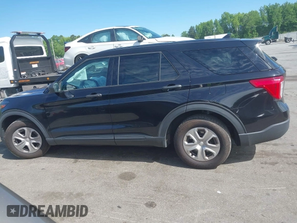 2020 Ford Police Interceptor Utility z VIN 1FM5K8AB4LGC36611, wystawiony jako IAAI lot #42199062 z przebiegiem 104 684 mil mil oraz . Historia ofert i sprzedaży dostępna na DreamBid. Obrazek 14.