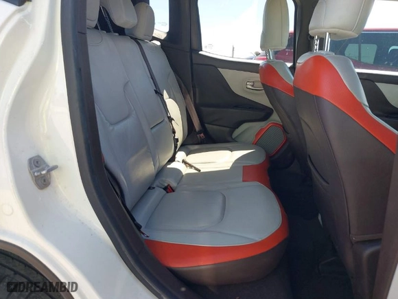 2015 Jeep Renegade Limited with VIN ZACCJADTXFPC18471, listed as a IAAI auction lot 41698973 with 77,033 mi miles. Bid and sale history available at carsss.com. Image 8.