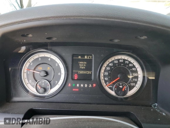 2017 Ram 1500 Express z VIN 3C6RR7KT2HG796827, wystawiony jako Copart lot #56476325 z przebiegiem 138 544 mil mil oraz Szkoda całkowita • Salvage title. Historia ofert i sprzedaży dostępna na DreamBid. Obrazek 9.