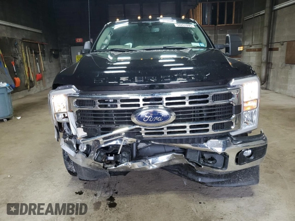 2023 Ford F-250 XL z VIN 1FT7X2BN4PEC41054, wystawiony jako Copart lot #50251095 z przebiegiem 28 016 mil mil oraz Szkoda całkowita • Salvage title. Historia ofert i sprzedaży dostępna na DreamBid. Obrazek 5.