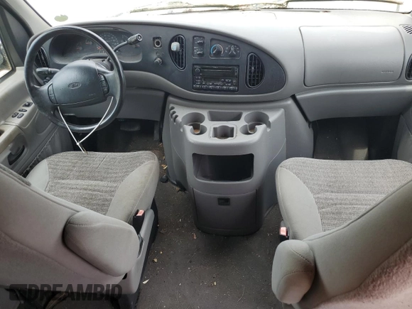 2001 Ford Econoline Passenger XL with VIN 1FBSS31L31HA96582, listed as a Copart auction lot 56147165 with 138,381 mi miles and Clean title. Bid and sale history available at DreamBid. Image 8.