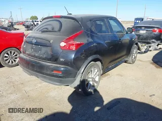 2011 Nissan Juke SL with VIN JN8AF5MR7BT021572, listed as a IAAI auction lot 40877289 with Not Provided miles. Bid and sale history available at carsss.com. Image 4.