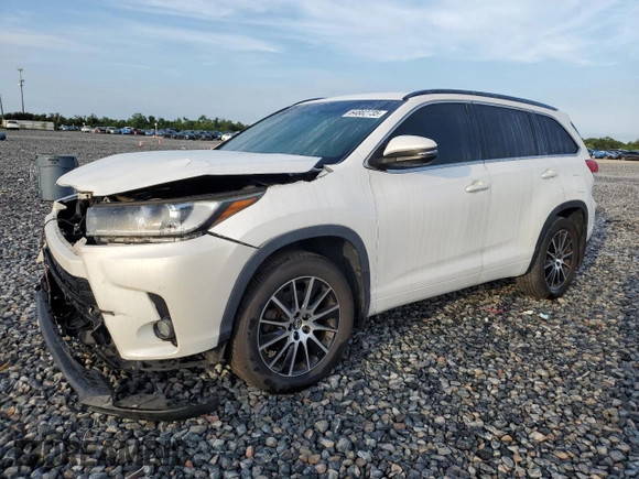 2018 Toyota Highlander SE with VIN 5TDJZRFH9JS823259, listed as a Copart auction lot 64882735 with 97,401 mi miles and Salvage title. Bid and sale history available at DreamBid. Image 1.