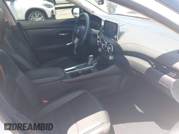 2021 Nissan Sentra SR z VIN 3N1AB8DV0MY245835, wystawiony jako IAAI lot #42320378 z przebiegiem 100 949 mil mil oraz . Historia ofert i sprzedaży dostępna na DreamBid. Obrazek 5.