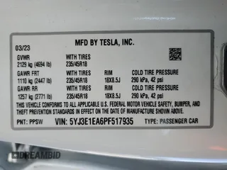 2023 Tesla Model 3 z VIN 5YJ3E1EA6PF517935, wystawiony jako Copart lot #60980325 z przebiegiem 45 496 mil mil oraz Szkoda całkowita • Salvage title. Historia ofert i sprzedaży dostępna na DreamBid. Obrazek 12.