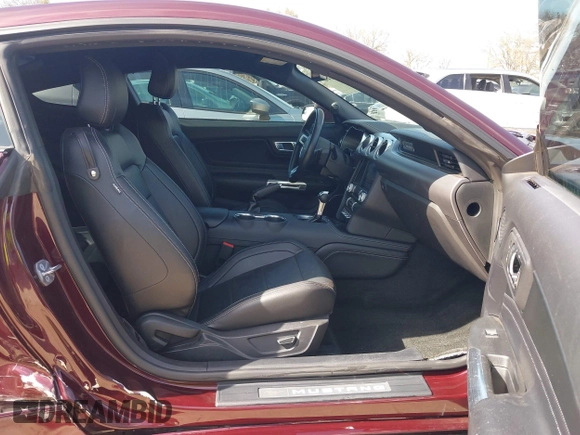 2018 Ford Mustang EcoBoost z VIN 1FA6P8TH3J5132136, wystawiony jako IAAI lot #41741496 z przebiegiem 62 526 mil mil oraz . Historia ofert i sprzedaży dostępna na DreamBid. Obrazek 5.