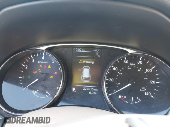 2014 Nissan Rogue SV with VIN 5N1AT2MK6EC785130, listed as a IAAI auction lot 41325704 with 227,615 mi miles. Bid and sale history available at carsss.com. Image 7.