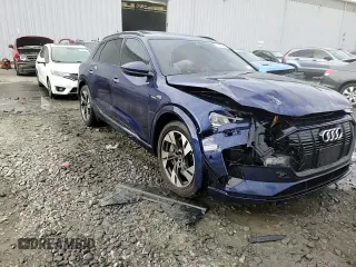 2022 Audi e-tron Premium with VIN WA1AAAGE7NB005033, listed as a Copart auction lot 83364684 with 62,878 mi miles and Salvage Title. Bid and sale history available at DreamBid. Image 14.