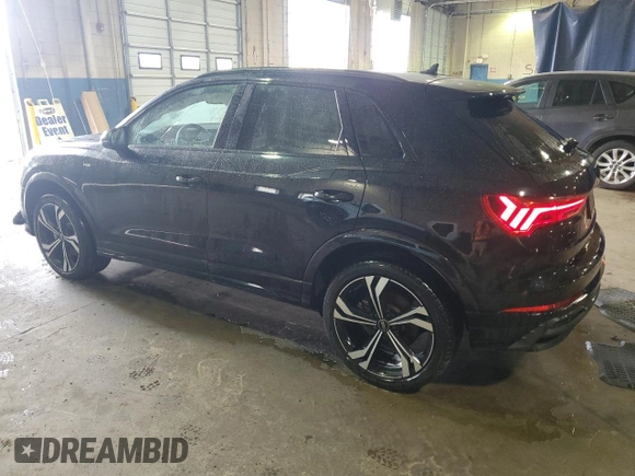2024 Audi Q3 S line Premium Plus z VIN WA1EECF34R1035605, wystawiony jako Copart lot #42318005 z przebiegiem 10 264 mil mil oraz Szkody całkowita. Historia ofert i sprzedaży dostępna na DreamBid. Obrazek 2.