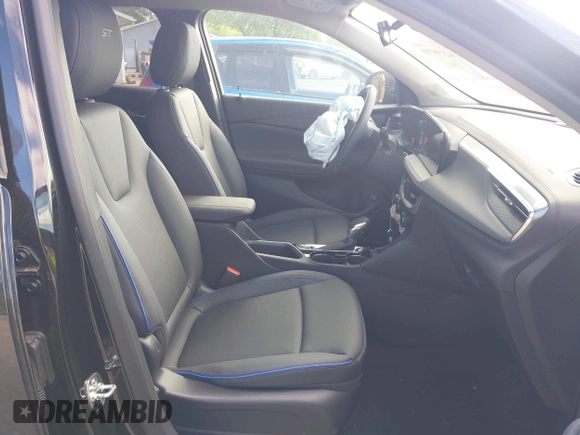 2025 Buick Encore GX Sport Touring with VIN KL4AMDSL7SB129796, listed as a IAAI auction lot 42198708 with 834 mi miles and . Bid and sale history available at DreamBid. Image 5.
