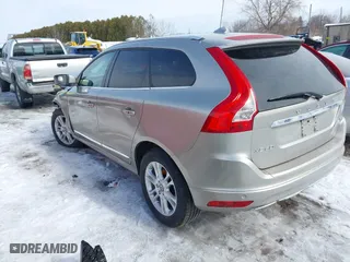 2016 Volvo XC60 T5 Drive-E Premier with VIN YV440MDK5G2796227, listed as a IAAI auction lot 41630864 with 82,251 mi miles. Bid and sale history available at carsss.com. Image 3.