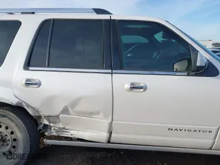2010 Lincoln Navigator with VIN 5LMJJ2J55AEJ08571, listed as a IAAI auction lot 41400627 with 254,067 mi miles. Bid and sale history available at carsss.com. Image 14.