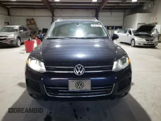 2012 Volkswagen Touareg Exec with VIN WVGEF9BP4CD011773, listed as a Copart auction lot 82461264 with 230,231 mi miles and Clean Title. Bid and sale history available at DreamBid. Image 5.