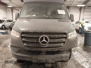 2019 Mercedes-Benz Sprinter Cargo with VIN WD4PF0CD5KP088412, listed as a IAAI auction lot 41618741 with 135,848 mi miles. Bid and sale history available at carsss.com. Image 12.