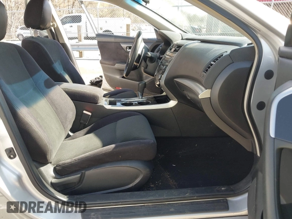 2013 Nissan Altima SV with VIN 1N4BL3AP0DN525913, listed as a IAAI auction lot 41893511 with 132,166 mi miles and . Bid and sale history available at DreamBid. Image 5.