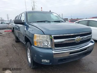 2010 Chevrolet Silverado 1500 LT with VIN 1GCSKSE37AZ193956, listed as a IAAI auction lot 41737357 with 127,762 mi miles. Bid and sale history available at carsss.com. Image 1.