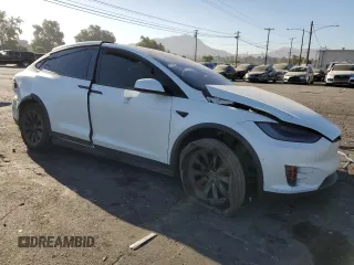2021 Tesla Model X Long Range Plus with VIN 5YJXCBE22MF311576, listed as a Copart auction lot 68583984 with 83,137 mi miles and Salvage Title. Bid and sale history available at carsss.com. Image 4.
